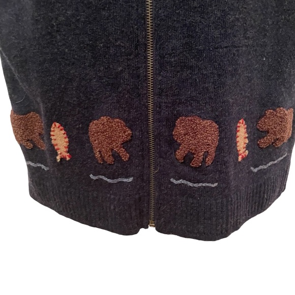 Woolrich Women’s Navy Blue Full Zip 100% Wool Vest Embroidered Bear Fish Medium - Picture 4 of 8